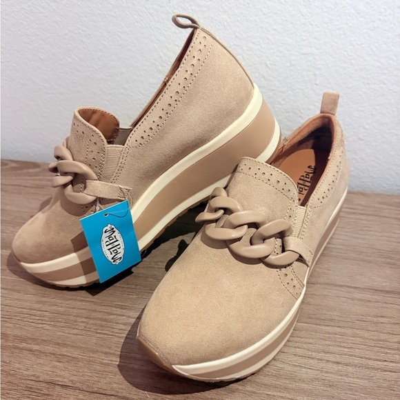 Stylish Tan Women's Slip-On Shoes - Picture 2 of 4